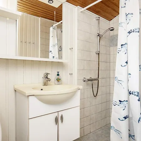 度假居 4 Person In Frorup-by Traum *